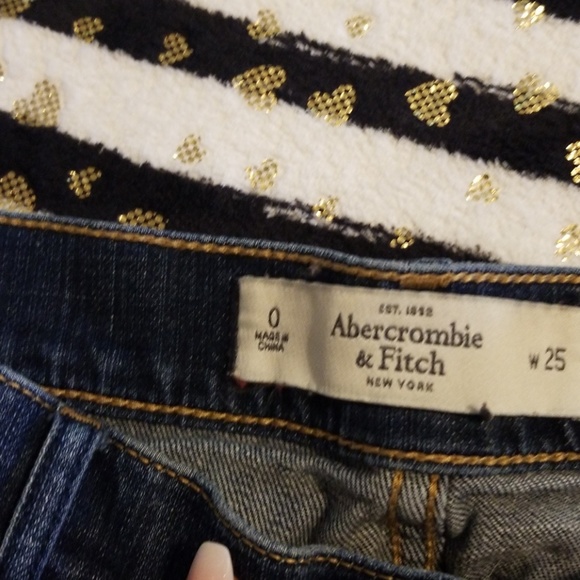 Abercrombie and Fitch shorts - Picture 3 of 3